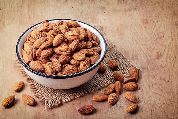 تصویر 1 از قیمت خرید مغز بادام عمده به صرفه و ارزان